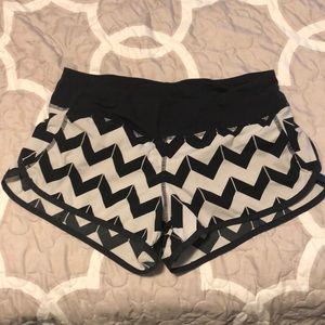 Lululemon Arrow Chevron Speed Short